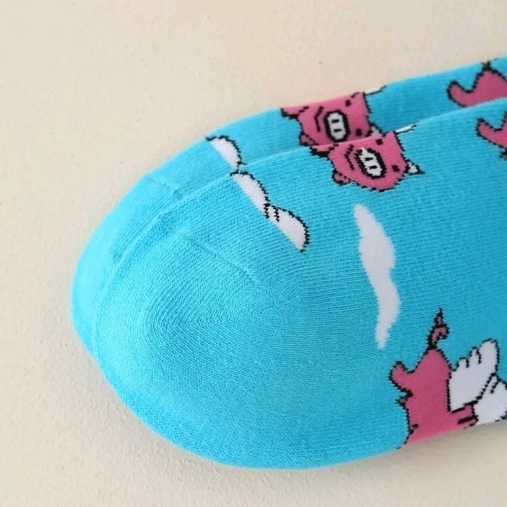 Funny flying pig pink and blue men's fashion women's unisex crew socks 🧦 clouds